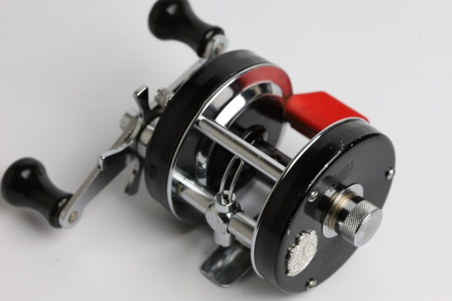 アブガルシア アンバサダー 5600C 770300(02) 赤ベロ